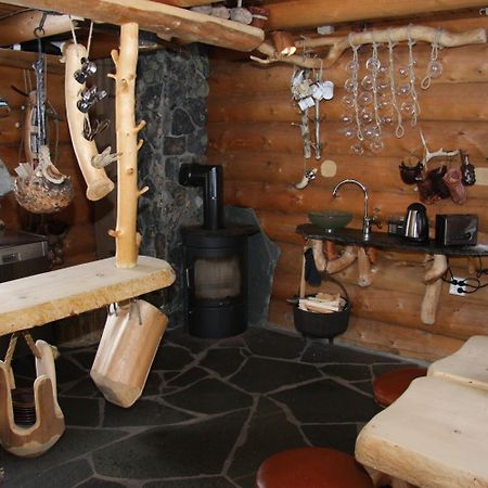 Engholm Husky Design Lodge Карашьок Екстериор снимка