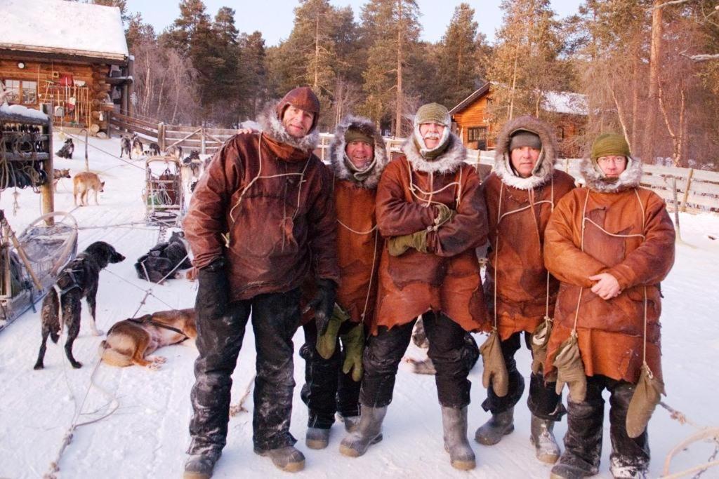 Engholm Husky Design Lodge Карашьок Екстериор снимка